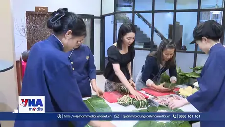 Giữ “nếp nhà” Việt trên đất nước Triệu Voi