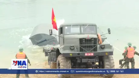 Phú Thọ khẩn trương hoàn thành bắc cầu phao qua sông Lô