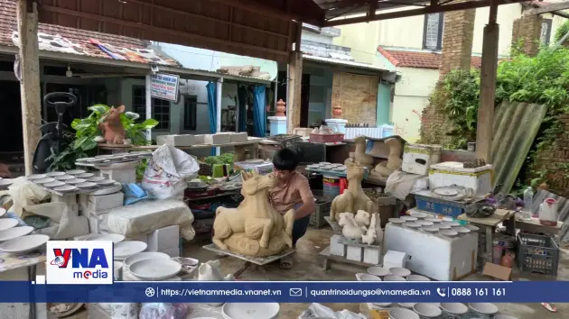 Linh vật ngựa và hơi thở xuân từ làng nghề miền Trung