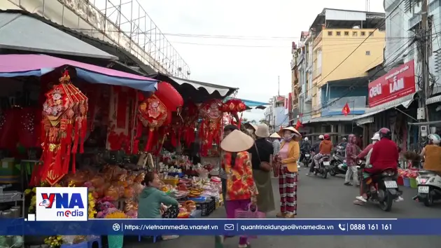 Hút hàng ngày giáp Tết, giá nhiều loại thực phẩm ở An Giang tăng mạnh