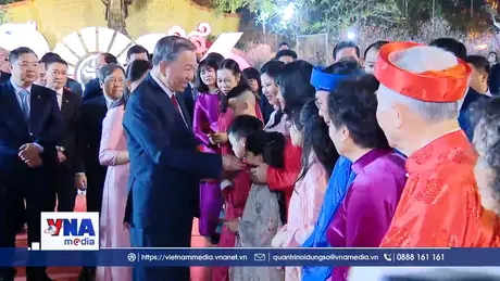 Trạm tin sáng 17/02: Người dân cả nước hân hoan trong đêm Giao thừa, chào đón năm mới.