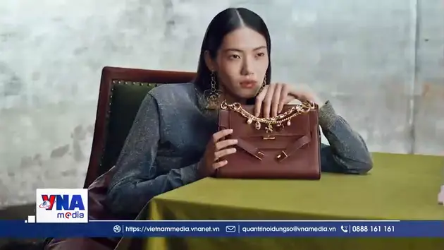 Hình tượng ngựa khuấy động các bộ sưu tập Tết