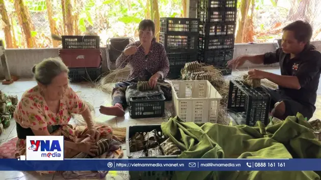 Gìn giữ hồn Tết trong đòn bánh tét trăm năm