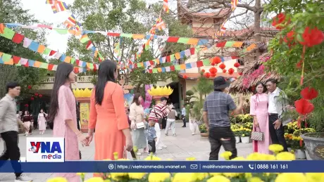 Quảng Trị từ bỏ hủ tục trong lễ chùa đầu xuân