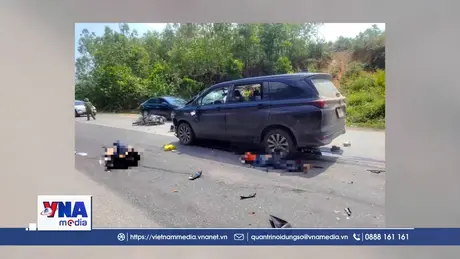 Ô tô va chạm xe máy ở Quảng Trị, 4 người thương vong