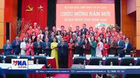 Thủ tướng gặp mặt văn nghệ sĩ, báo chí, vận động viên tiêu biểu