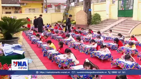 Học sinh náo nức Khai bút đầu xuân