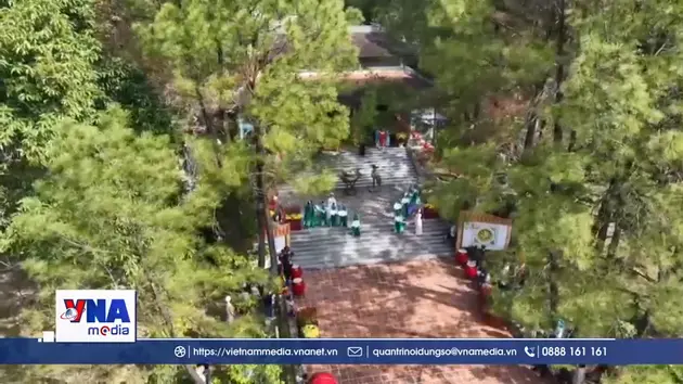 Huế rộn ràng khai hội Đền Huyền Trân