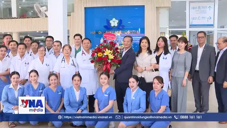 Thầy thuốc Việt Nam tại Lào là cầu nối thắt chặt tình đoàn kết hai nước