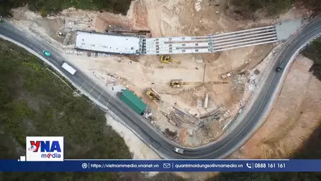 Cấp tập thi công cầu cạn “nối” lại điểm sạt lở trên đèo Mimosa Đà Lạt