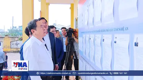 Chủ tịch Quốc hội kiểm tra công tác bầu cử tại Nghệ An