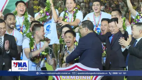 HLV Vũ Hồng Việt trở lại dẫn dắt CLB Thép xanh Nam Định