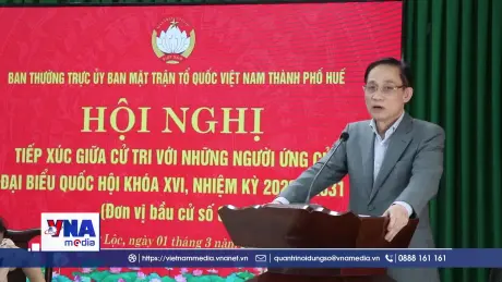 Bộ trưởng Bộ Ngoại giao Lê Hoài Trung tiếp xúc cử tri tại Huế