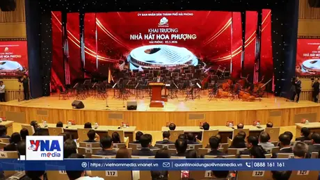 Phó Thủ tướng Mai Văn Chính dự khai trương Nhà hát Hoa Phượng