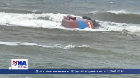 Quảng Trị: Tàu đánh cá bị sóng đánh chìm, 1 ngư dân tử vong