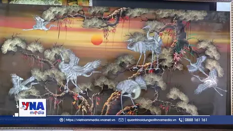 Nghệ nhân nữ bền bỉ giữ nét mực sơn mài Tương Bình Hiệp