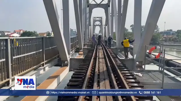 Vụ va chạm với cầu Ghềnh gây thiệt hại nghiêm trọng