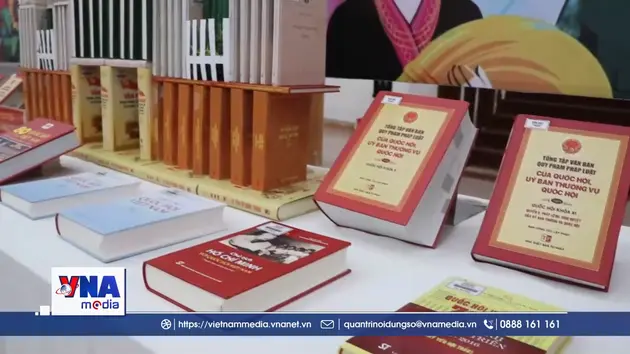 Huế trưng bày hơn 350 tư liệu sách, ảnh về bầu cử