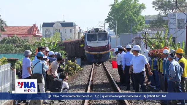 Đường sắt Bắc-Nam qua cầu Ghềnh thông tuyến sau va chạm