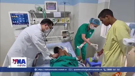 Hai bệnh nhi bị ngộ độc thực phẩm đang được hồi sức tích cực