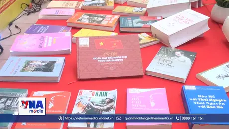 Thái Nguyên khai trương không gian trưng bày sách, báo tuyên truyền về bầu cử