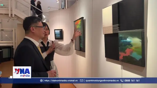 Họa sĩ người Việt kết nối nghệ thuật tại Paris