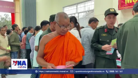 Đồng bào Khmer Vĩnh Long phấn khởi đi bầu cử