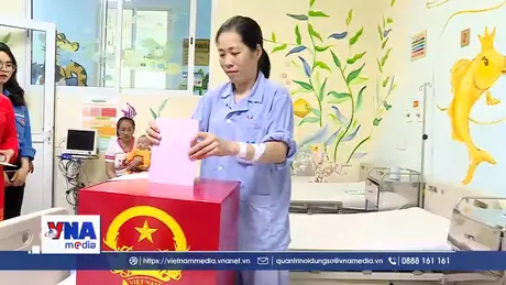 Hòm phiếu lưu động đến với những cử tri đặc biệt