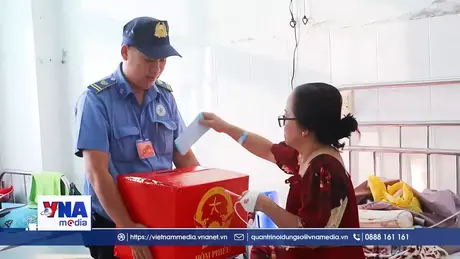 Cử tri Vĩnh Long nô nức tham gia bầu cử