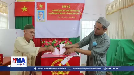 Cử tri dân tộc Chăm nơi vùng biên giới An Giang đi bầu cử