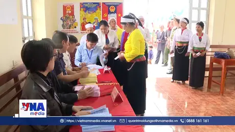 Cử tri các dân tộc tỉnh Ninh Bình đặt niềm tin nơi lá phiếu