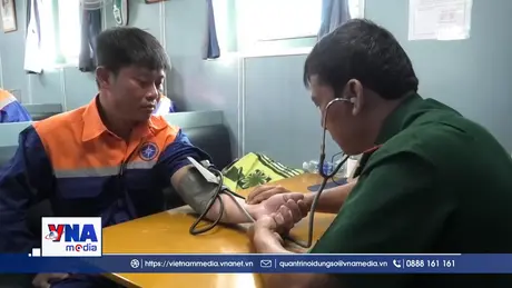 Hiệp đồng cứu nạn thành công 4 thuyền viên tàu Trường Hưng 268