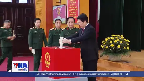 Chủ tịch nước bỏ phiếu tại Khu vực bỏ phiếu số 26