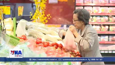 Người tiêu dùng thận trọng, doanh nghiệp gồng mình trong khó khăn