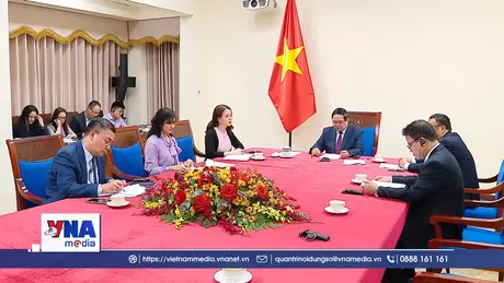 Thủ tướng Phạm Minh Chính điện đàm với Thủ tướng Algeria