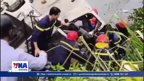 Trạm tin sáng ngày 20/3: Giải cứu nạn nhân mắc kẹt trong xe trộn bê tông bị lật xuống ao