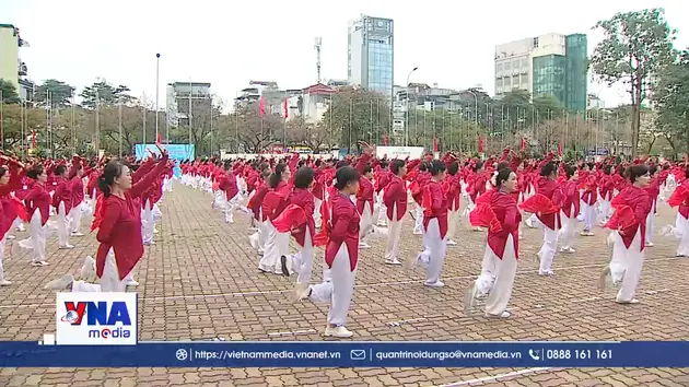 Xác lập kỷ lục múa quạt dưỡng sinh Người cao tuổi Thủ đô 2026