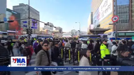 Không khí trước đêm diễn của nhóm nhạc BTS 