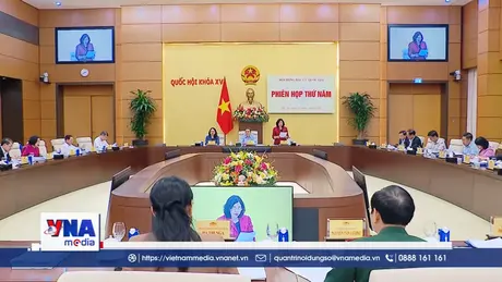 Thông qua Nghị quyết công bố kết quả bầu cử