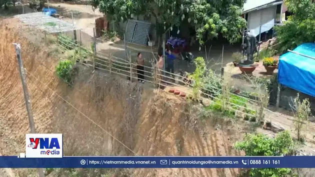 Xác minh vụ “Nhà dân chênh cao 12 mét sau khi hạ cốt nền đường”