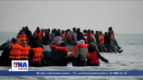 Anh và Pháp tranh cãi về thỏa thuận kiểm soát thuyền nhỏ