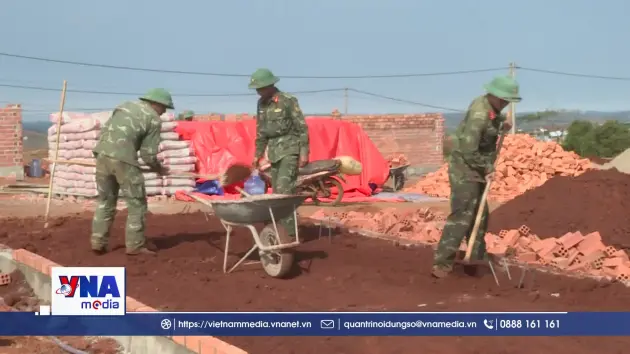 Xây nhà cho người M’Nông mừng ngày thống nhất đất nước