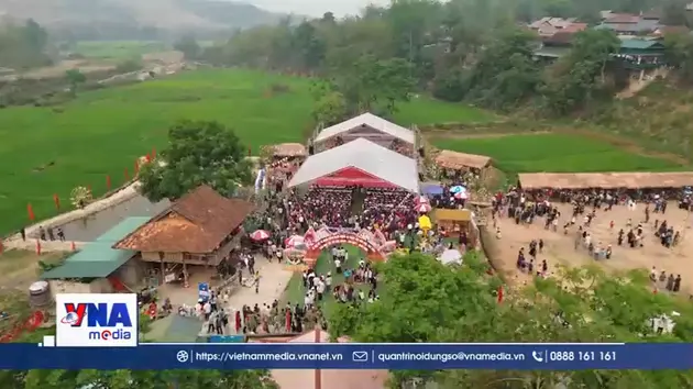 Sắc màu văn hóa tại Tết Té nước của người Lào ở Điện Biên