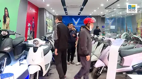 Tiêu điểm kinh tế: Sôi động thị trường xe máy điện
