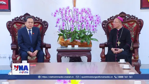 Chủ tịch Quốc hội thăm, chúc mừng Tổng Giáo phận Hà Nội