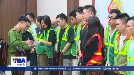 Triệt phá ổ nhóm lừa đảo công nghệ cao giữa lòng Hà Nội