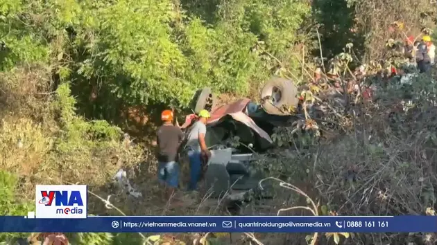 Lâm Đồng: Xe khách lao xuống lề, 4 người tử vong