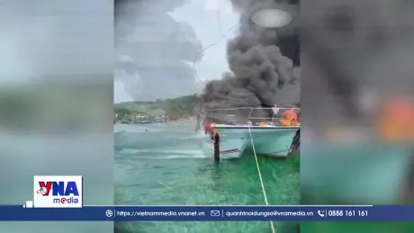 Cháy tàu ca nô ở đảo Phuket, Thái Lan