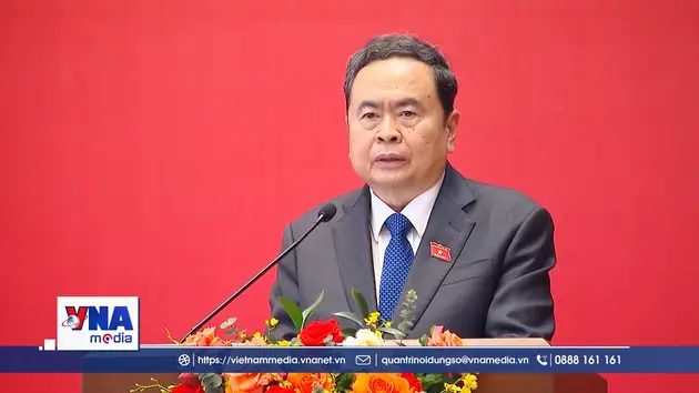 Công bố và trao Nghị quyết về công tác cán bộ