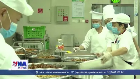 Các nước quản lý bữa ăn trường học ra sao?